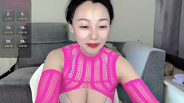 Snapshot of Sunny------ chatting on 02/28/26, 02:12 Sunny------ online show from 02/28/26, 02:12