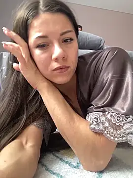 Snapshot of OnlyLeiLa chatting on 02/17/26, 09:28 OnlyLeiLa online show from 02/17/26, 09:28