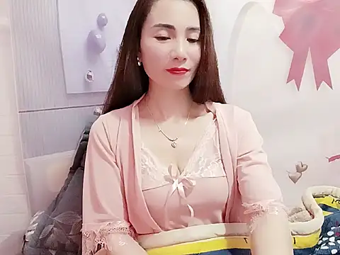 Snapshot of Hello-Kitty001 chatting on 02/11/26, 07:35 Hello-Kitty001 online show from 02/11/26, 07:35