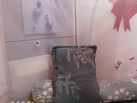 Snapshot of Hello-Kitty001 chatting on 03/02/26, 05:30 Hello-Kitty001 online show from 03/02/26, 05:30