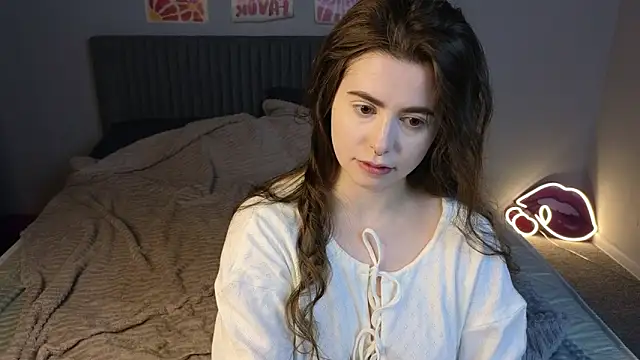 Snapshot of LovingWhisperr chatting on 02/20/26, 01:13 LovingWhisperr online show from 02/20/26, 01:13