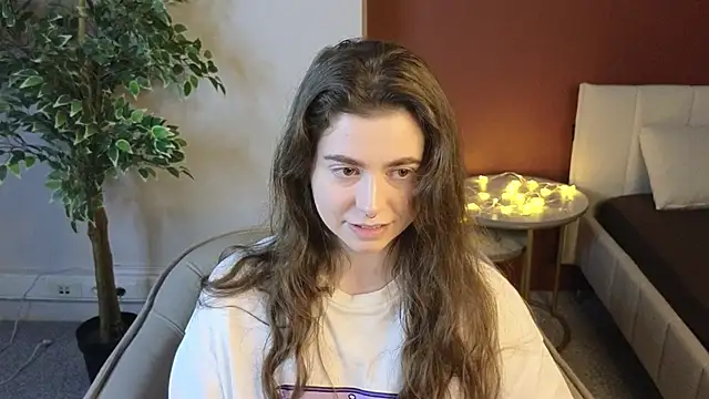 LovingWhisperr online show from 04/01/26, 01:06