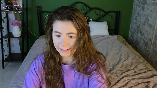 LovingWhisperr online show from 04/16/26, 06:36