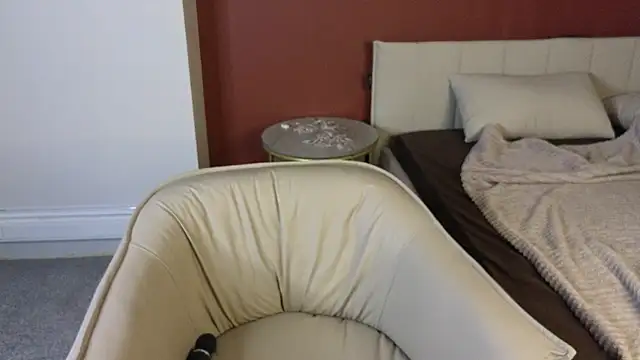 LovingWhisperr online show from 04/23/26, 01:18