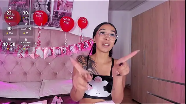 Snapshot of liittle__baby chatting on 02/14/26, 11:40 liittle baby online show from 02/14/26, 11:40