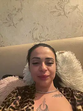 Snapshot of BrianaBloom chatting on 04/27/26, 01:14 BrianaBloom online show from 04/27/26, 01:14