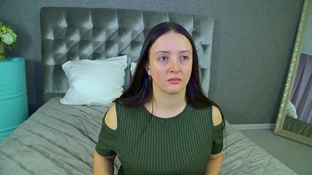 ElinaBellucci online show from 03/05/26, 04:41