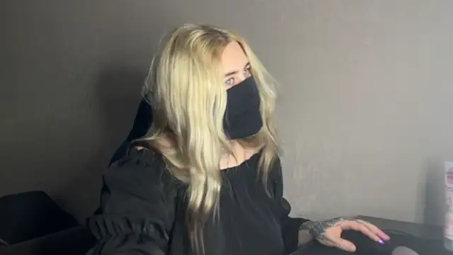 Snapshot of UnaXyling chatting on 02/04/26, 08:31 UnaXyling online show from 02/04/26, 08:31