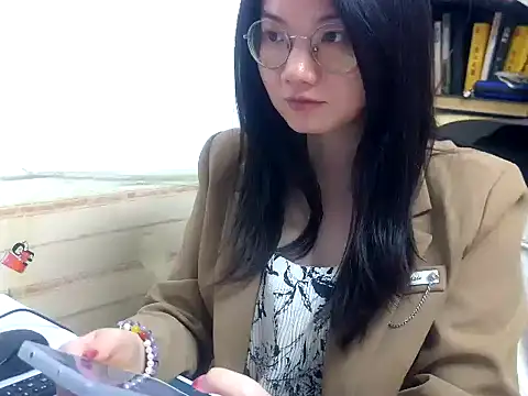 Snapshot of xiaoxiaowan11 chatting on 03/10/26, 12:21 xiaoxiaowan11 online show from 03/10/26, 12:21