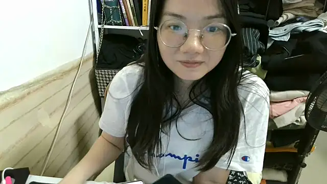 Snapshot of xiaoxiaowan11 chatting on 04/07/26, 12:05 xiaoxiaowan11 online show from 04/07/26, 12:05