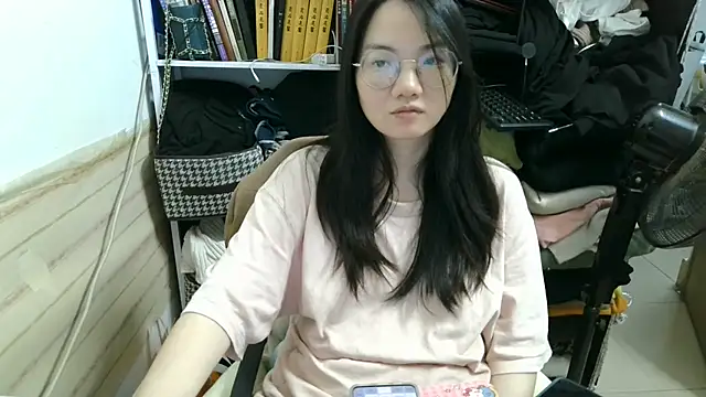 Snapshot of xiaoxiaowan11 chatting on 04/10/26, 11:48 xiaoxiaowan11 online show from 04/10/26, 11:48