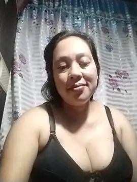 Snapshot of May_Bombs chatting on 02/08/26, 09:07 May Bombs online show from 02/08/26, 09:07