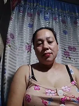 Snapshot of May_Bombs chatting on 02/27/26, 07:47 May Bombs online show from 02/27/26, 07:47