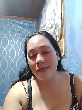 Snapshot of May_Bombs chatting on 04/25/26, 02:25 May Bombs online show from 04/25/26, 02:25