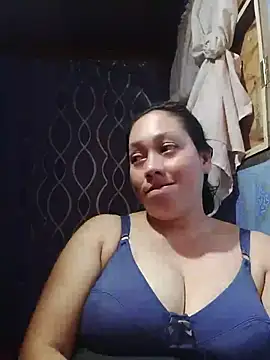 Snapshot of May_Bombs chatting on 05/08/26, 01:00 May Bombs online show from 05/08/26, 01:00