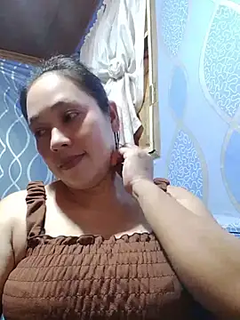 Snapshot of May_Bombs chatting on 05/16/26, 02:49 May Bombs online show from 05/16/26, 02:49