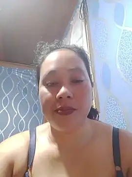 Snapshot of May_Bombs chatting on 05/26/26, 01:01 May Bombs online show from 05/26/26, 01:01