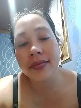 Snapshot of May_Bombs chatting on 07/23/26, 02:53 May Bombs online show from 07/23/26, 02:53