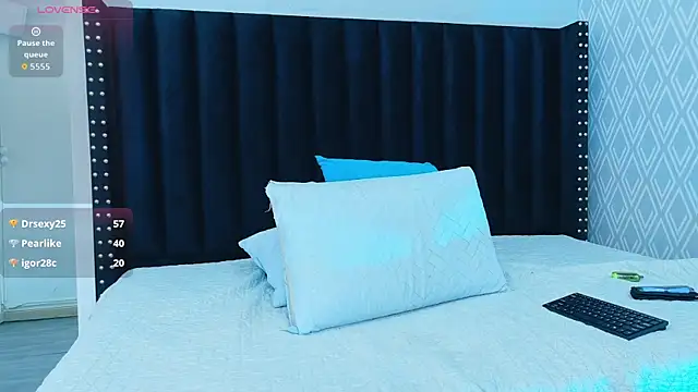 Snapshot of tightlittleebony chatting on 02/21/26, 11:06 tightlittleebony online show from 02/21/26, 11:06