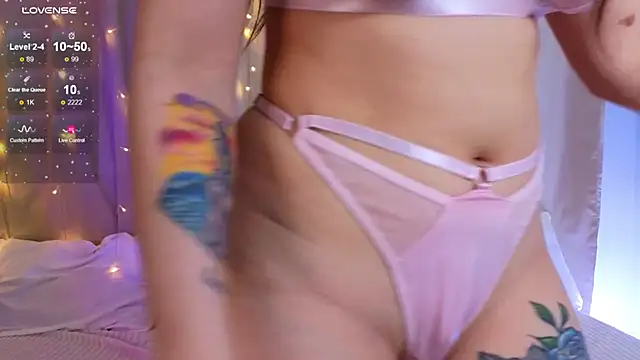 kira sweety x online show from 04/18/26, 07:07