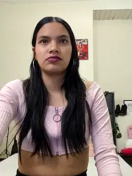 Snapshot of Julieta_Parker chatting on 02/05/26, 02:43 Julieta Parker online show from 02/05/26, 02:43