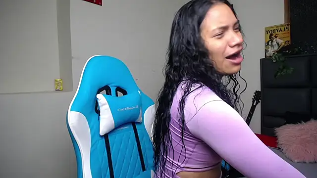 Julieta Parker online show from 04/10/26, 02:06