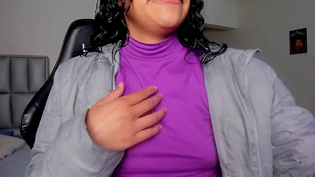 Julieta Parker online show from 04/18/26, 04:16