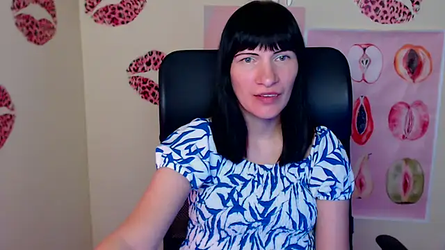 Snapshot of Rosalinda_ro chatting on 05/21/26, 06:04 Rosalinda ro online show from 05/21/26, 06:04