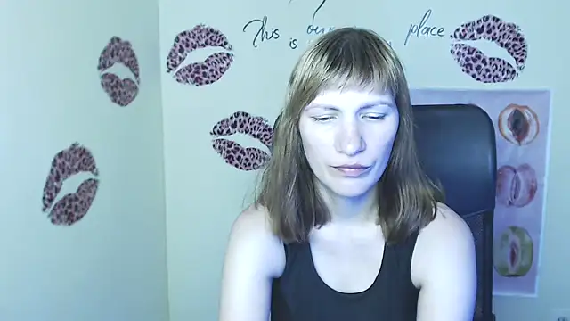 Snapshot of Rosalinda_ro chatting on 06/27/26, 12:22 Rosalinda ro online show from 06/27/26, 12:22