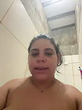 Snapshot of Adriputinha chatting on 04/15/26, 03:35 Adriputinha online show from 04/15/26, 03:35