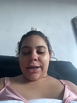 Snapshot of Adriputinha chatting on 05/04/26, 07:43 Adriputinha online show from 05/04/26, 07:43