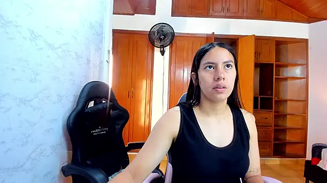 Snapshot of Emily_and_Soffy chatting on 02/17/26, 12:01 Emily and Soffy online show from 02/17/26, 12:01