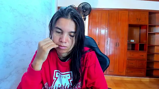 Emily and Soffy online show from 04/23/26, 12:15