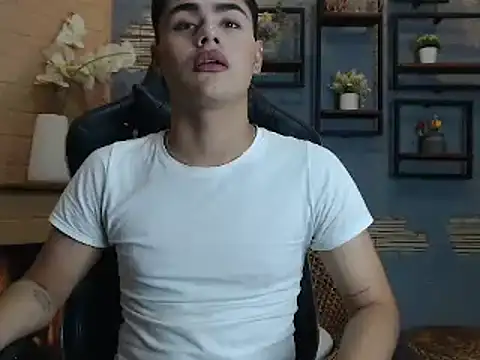 FemNoa online show from 02/17/26, 05:41