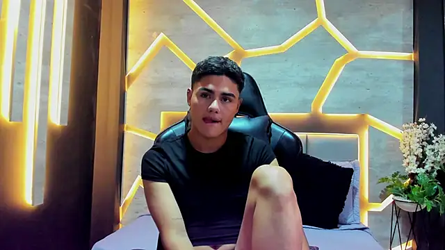 FemNoa online show from 02/18/26, 05:31