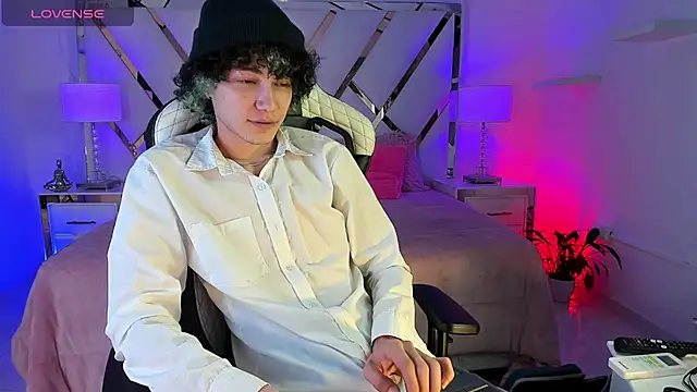 thanier 18 online show from 03/18/26, 07:17