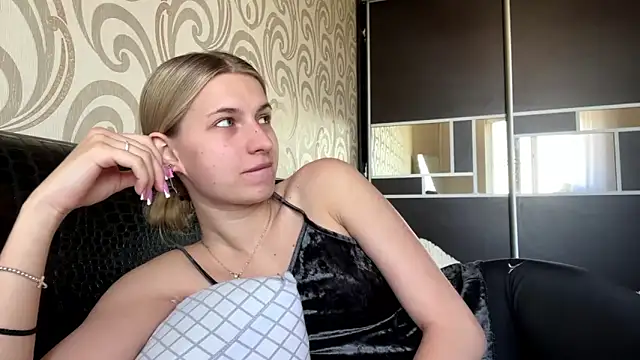 Snapshot of JeneeEady chatting on 06/04/26, 06:08 JeneeEady online show from 06/04/26, 06:08