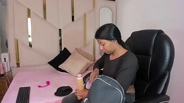 Vaneline2 online show from 04/02/26, 03:20