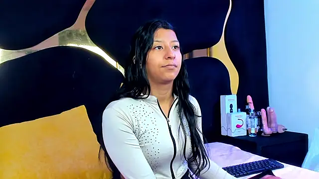 Snapshot of Vaneline2 chatting on 05/22/26, 02:12 Vaneline2 online show from 05/22/26, 02:12