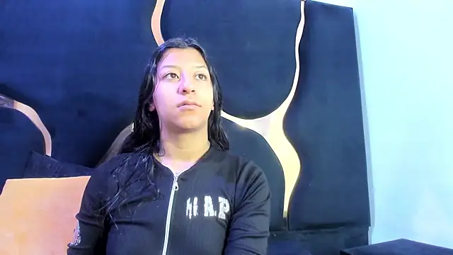 Snapshot of Vaneline2 chatting on 06/05/26, 02:12 Vaneline2 online show from 06/05/26, 02:12