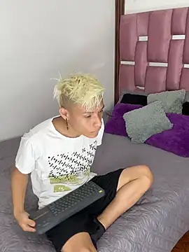 Snapshot of MaxyRyan chatting on 02/12/26, 12:55 MaxyRyan online show from 02/12/26, 12:55