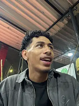 Snapshot of Leon_Creed chatting on 02/23/26, 12:52 Leon Creed online show from 02/23/26, 12:52