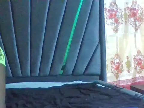 petitelavishey online show from 04/20/26, 07:15