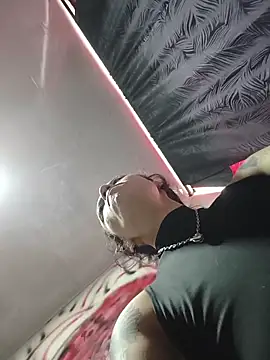 Snapshot of CharlotteKravizz chatting on 02/27/26, 03:23 CharlotteKravizz online show from 02/27/26, 03:23