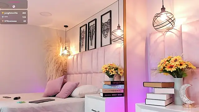 RaquelHyde  online show from 04/19/26, 06:10