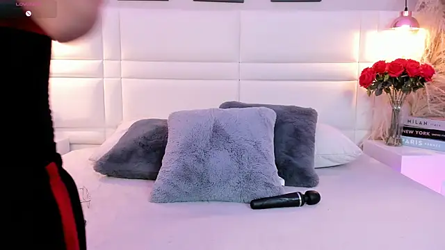 RaquelHyde  online show from 05/27/26, 08:17