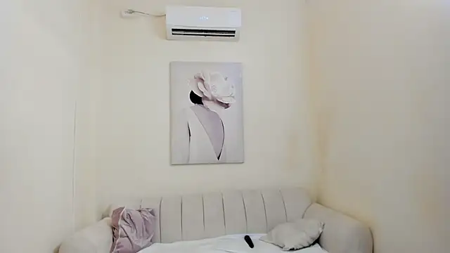 salome velour online show from 02/18/26, 12:34