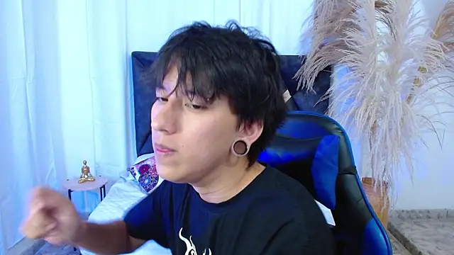 nikoo 18 online show from 02/04/26, 02:12