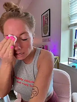 mooviebaby online show from 04/17/26, 08:23