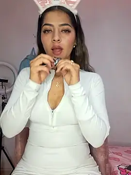  as una77 online show from 04/10/26, 03:56